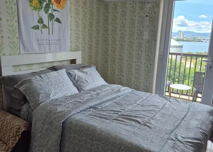 Apartment Unit With Panoramic Seaview