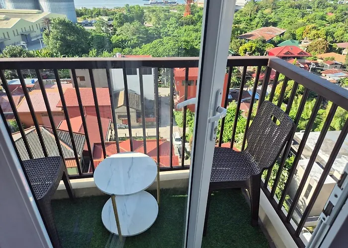 Apartment Unit With Panoramic Seaview *